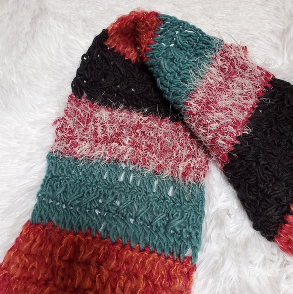 GORGEOUS MULTICOLORED STRIPED SCARF! - Picture 8 of 8